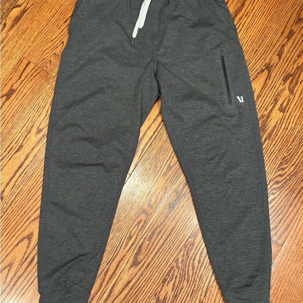 Vuori Sunday Performance Jogger Pants.  Size M